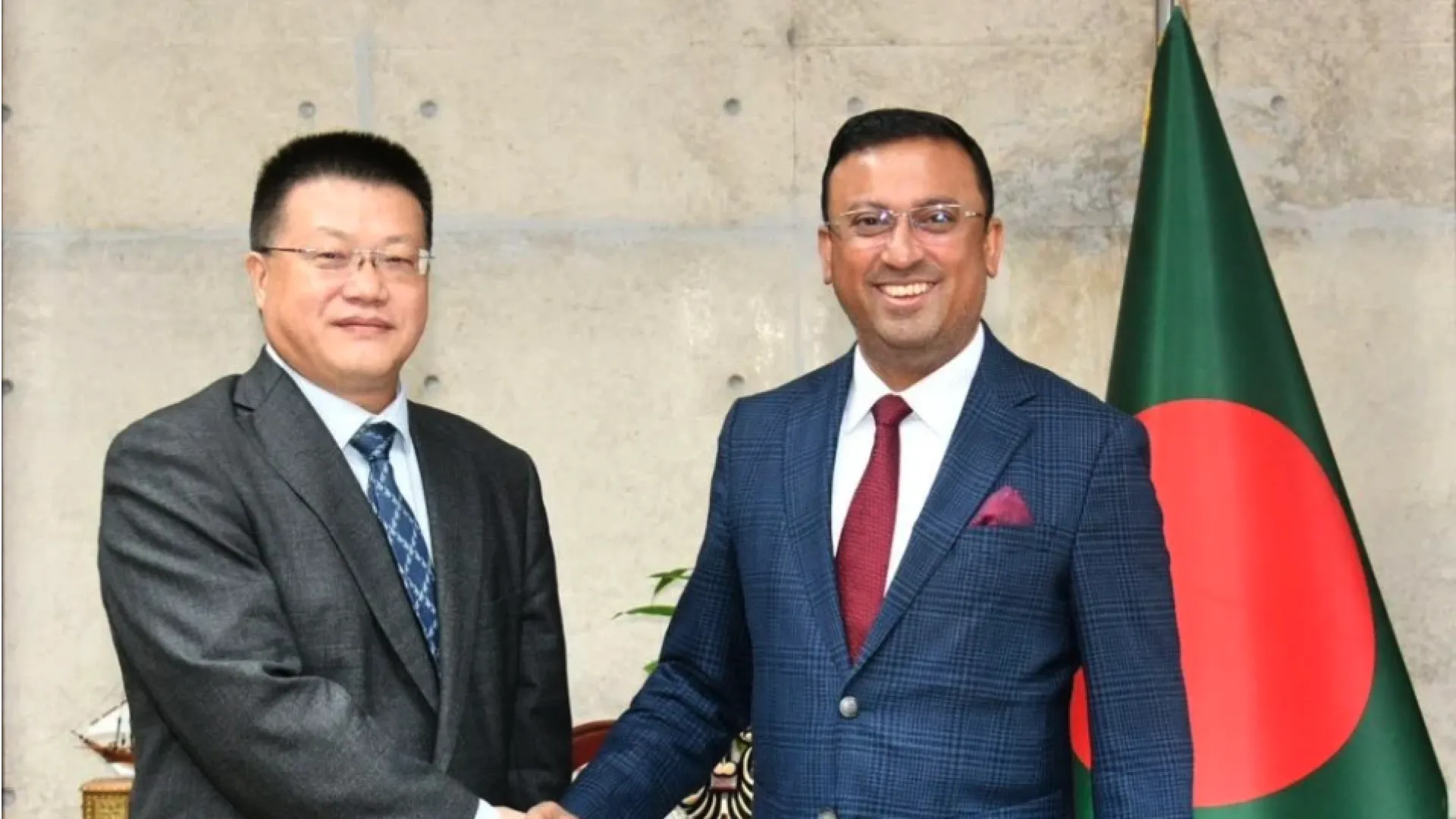 বিদায়ী সাক্ষাতে বাংলাদেশ-চীন সম্পর্ক আরও জোরদারের প্রত্যয়