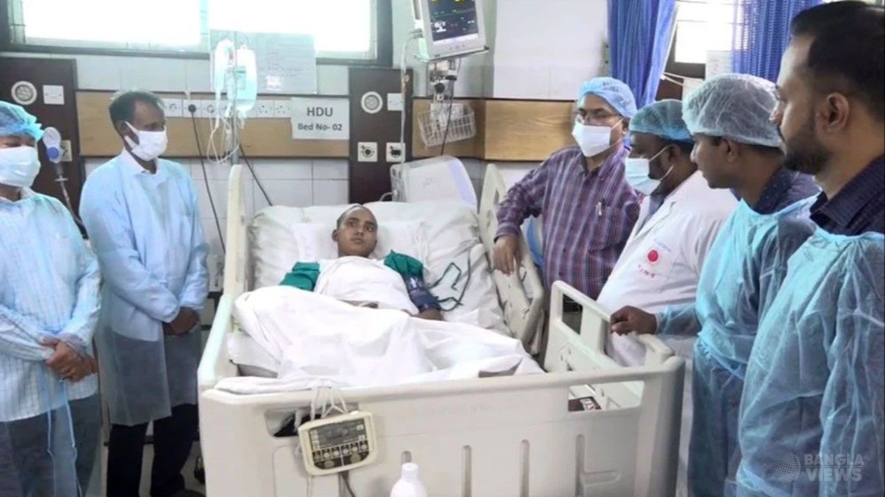 জুলাই শহীদ জুবায়েরের বোন জেসমিনের চিকিৎসার খোঁজ নিলেন প্রধানমন্ত্রী